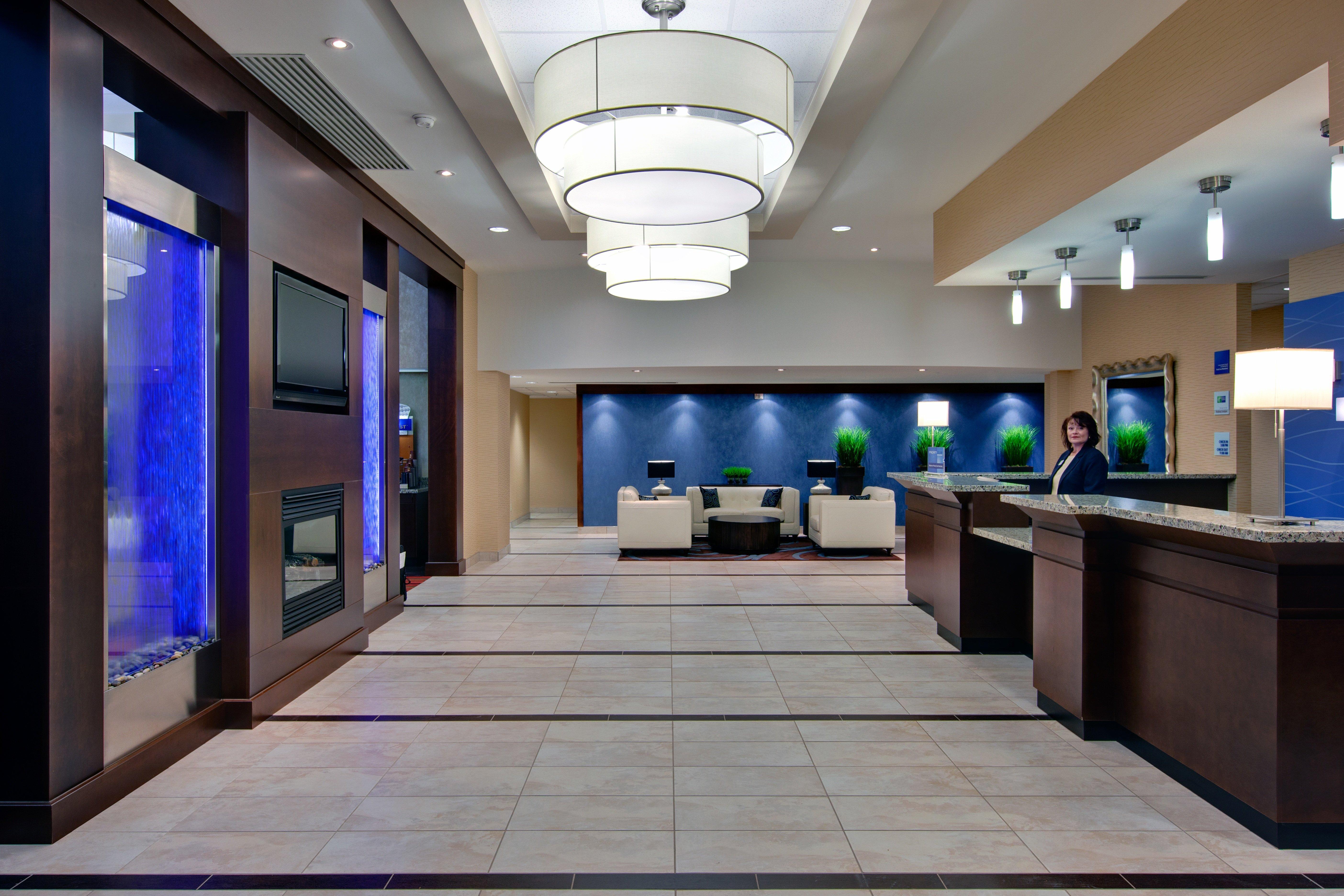 Holiday Inn Express Hotel & Suites Chatham South By Ihg Екстер'єр фото