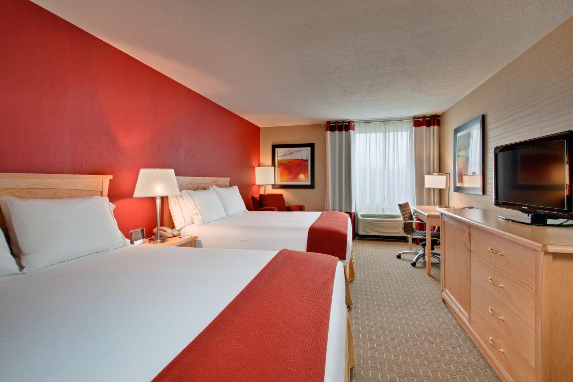 Holiday Inn Express Hotel & Suites Chatham South By Ihg Екстер'єр фото