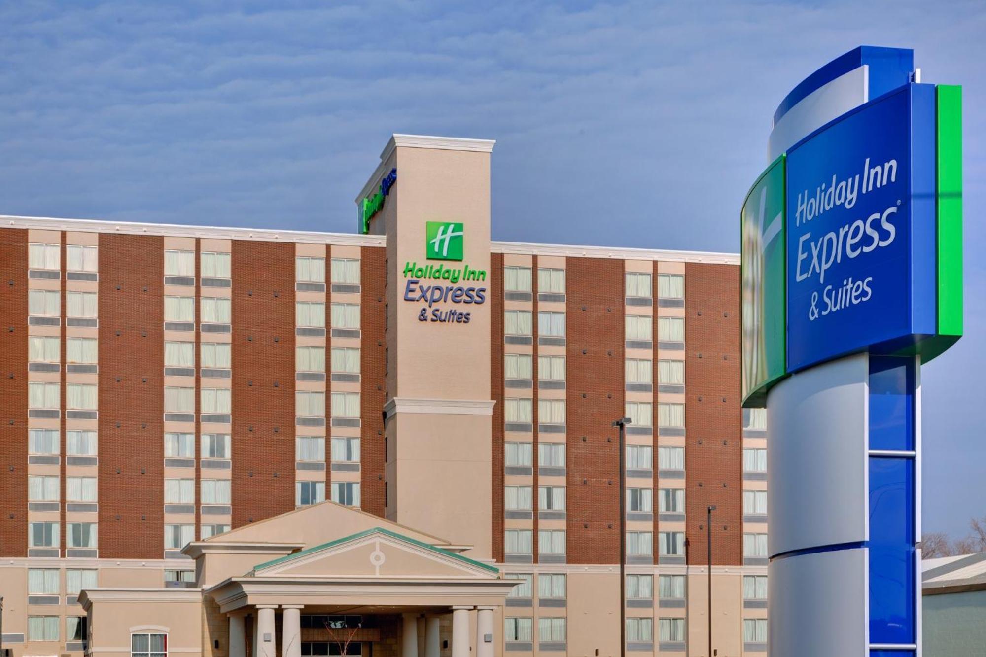Holiday Inn Express Hotel & Suites Chatham South By Ihg Екстер'єр фото