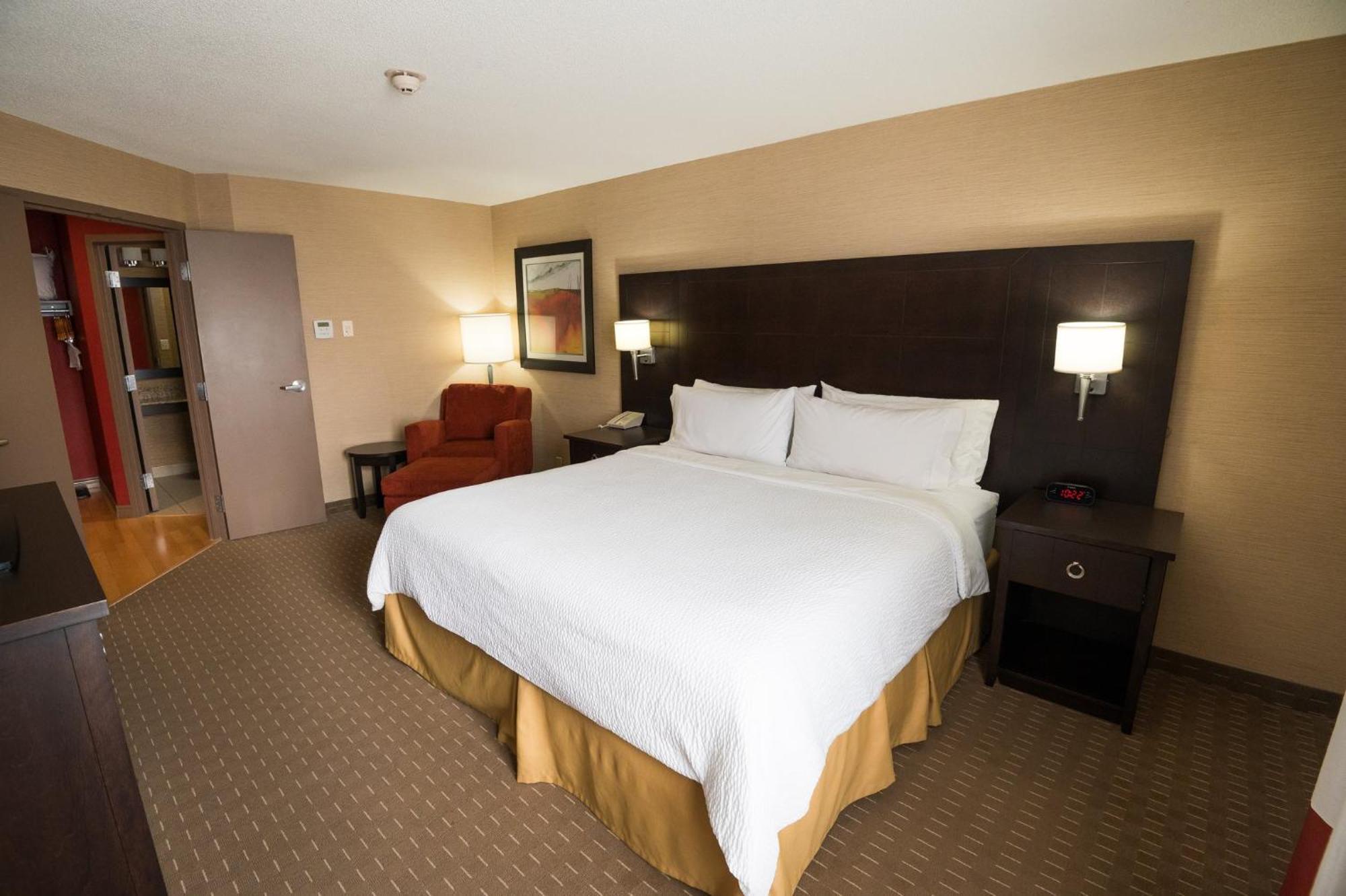 Holiday Inn Express Hotel & Suites Chatham South By Ihg Екстер'єр фото