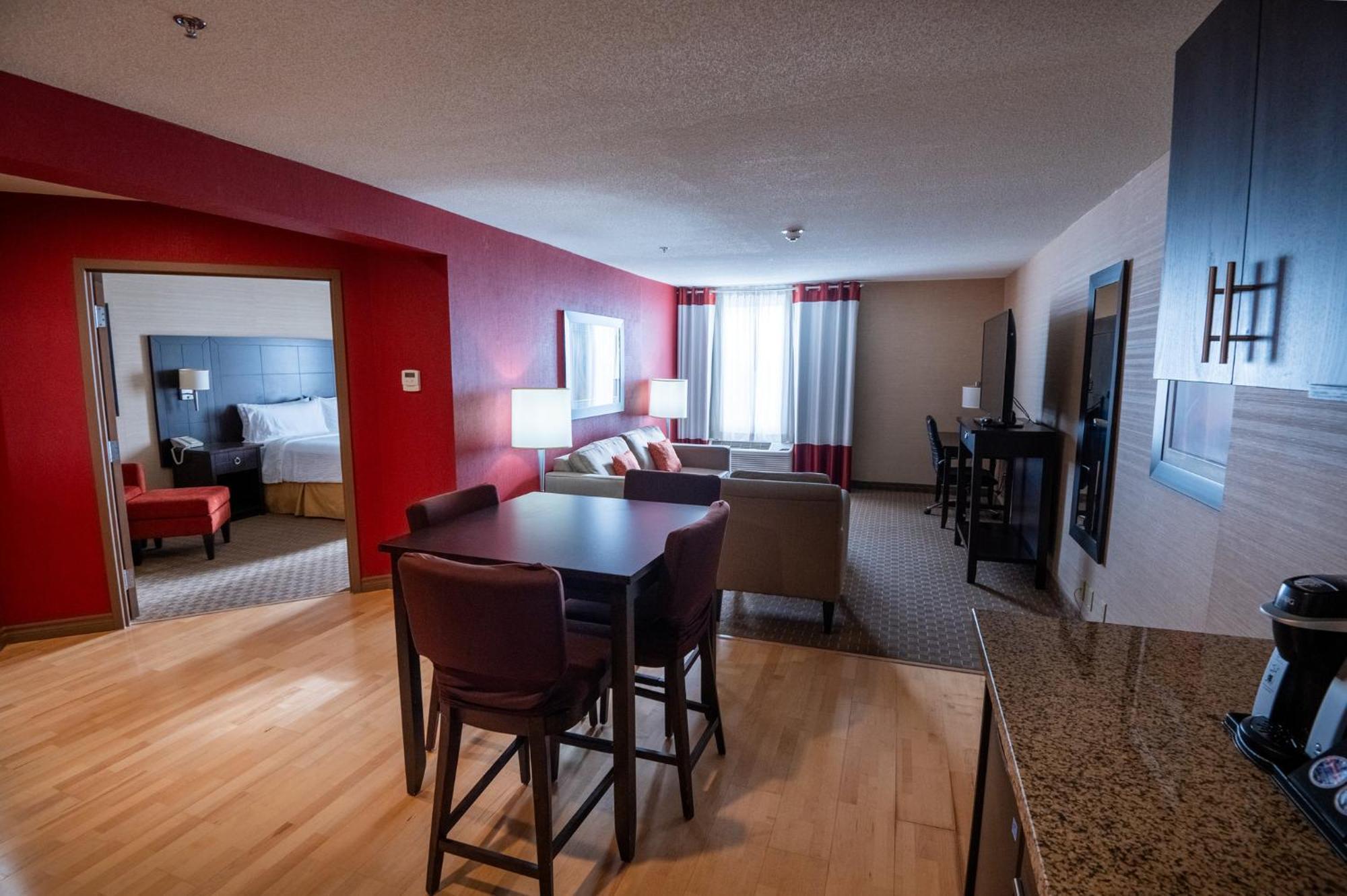 Holiday Inn Express Hotel & Suites Chatham South By Ihg Екстер'єр фото
