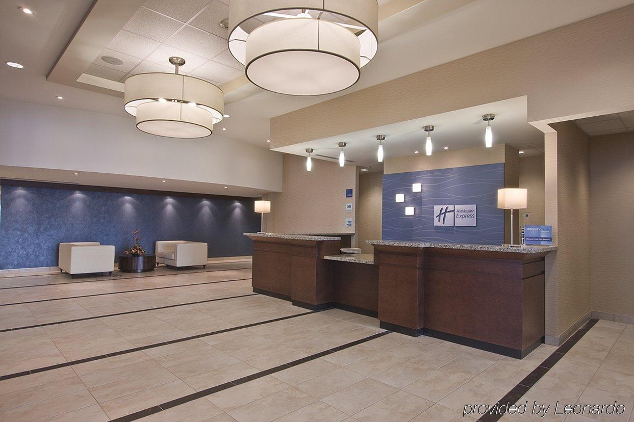 Holiday Inn Express Hotel & Suites Chatham South By Ihg Інтер'єр фото