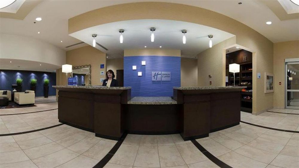 Holiday Inn Express Hotel & Suites Chatham South By Ihg Інтер'єр фото