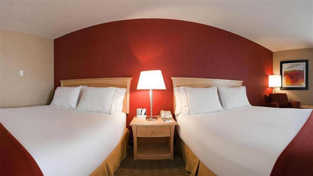 Holiday Inn Express Hotel & Suites Chatham South By Ihg Екстер'єр фото