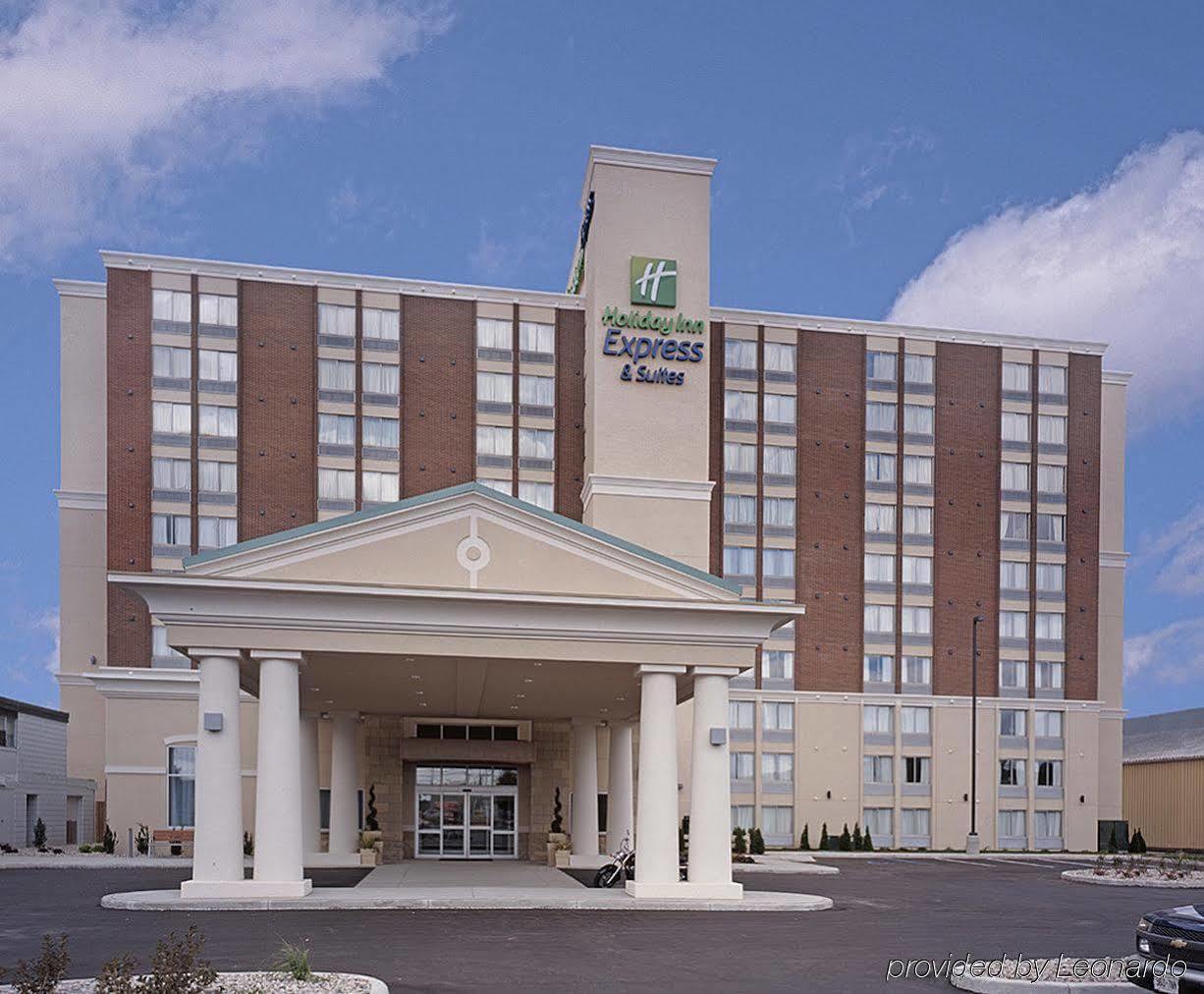 Holiday Inn Express Hotel & Suites Chatham South By Ihg Екстер'єр фото